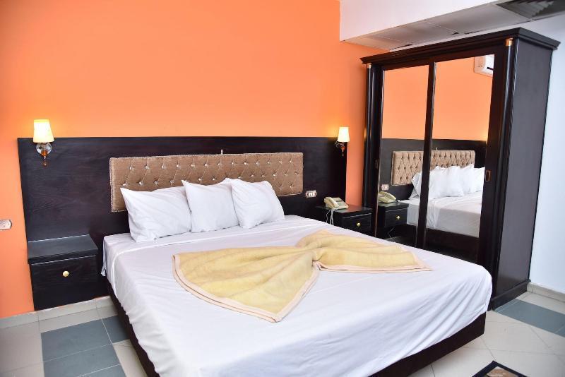 Royal Pyramids Hotel Cairo Exterior foto